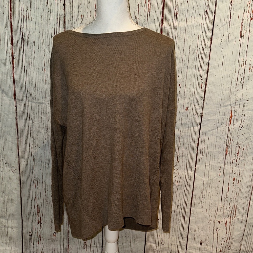 LOFT Women's Tan Crew Neck Sweater